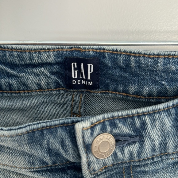 Mid Rise Boyfriend Jean - Picture 2 of 5